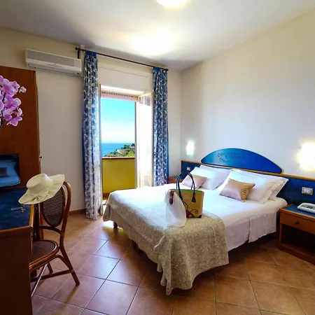 Sciaron 3* Capo Vaticano