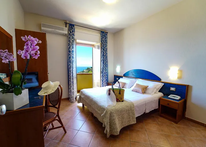 Sciaron 3* Capo Vaticano